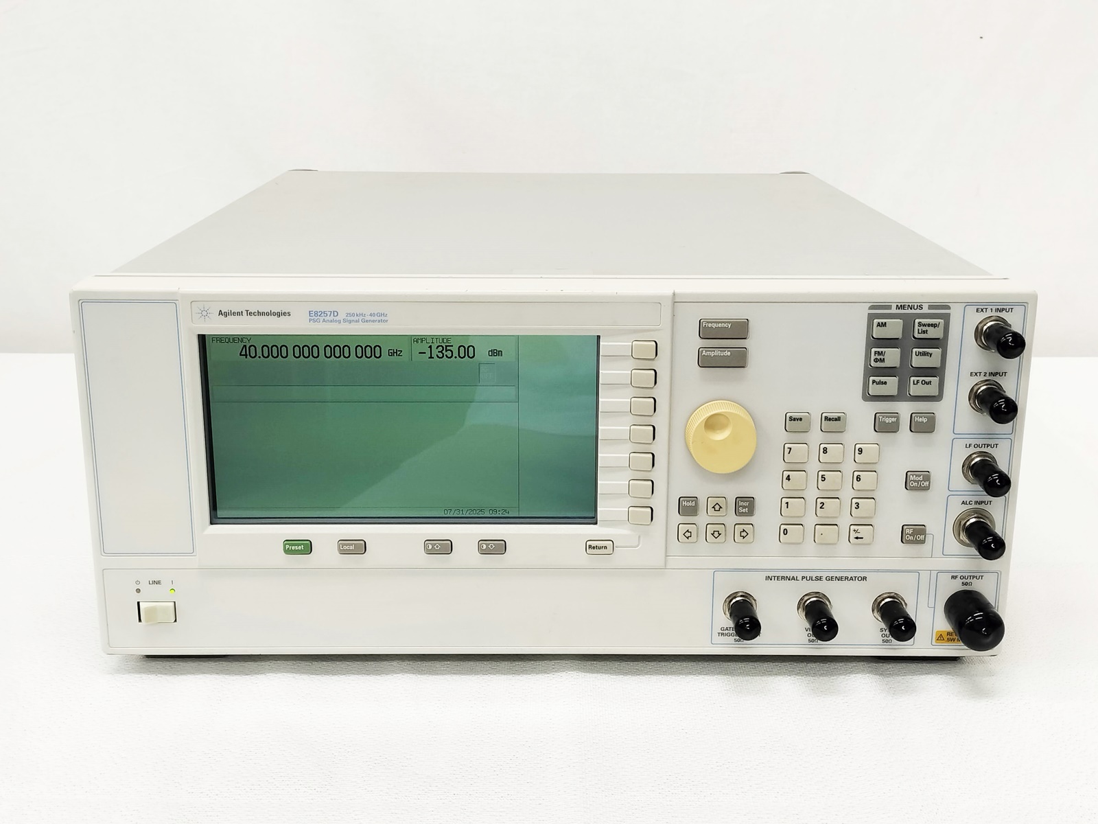 E8257D40GHz PSGアナログ信号発生器