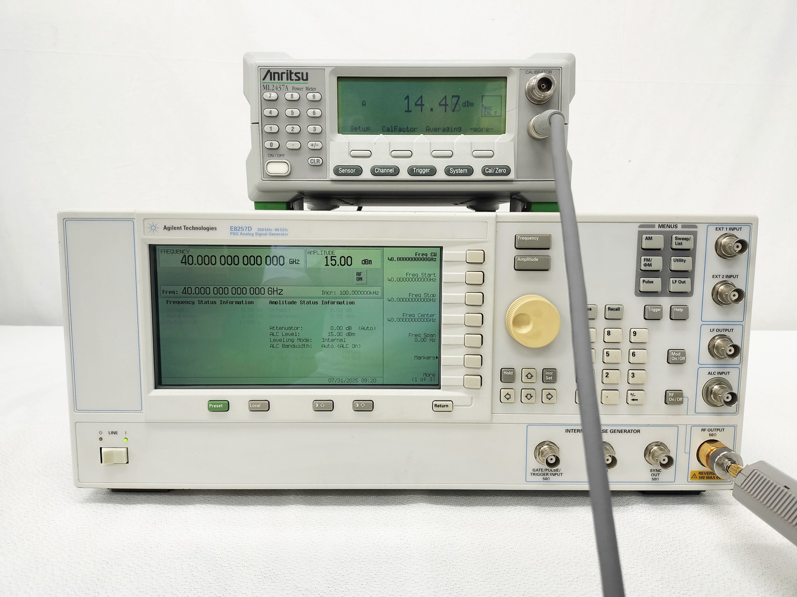 E8257D40GHz PSGアナログ信号発生器
