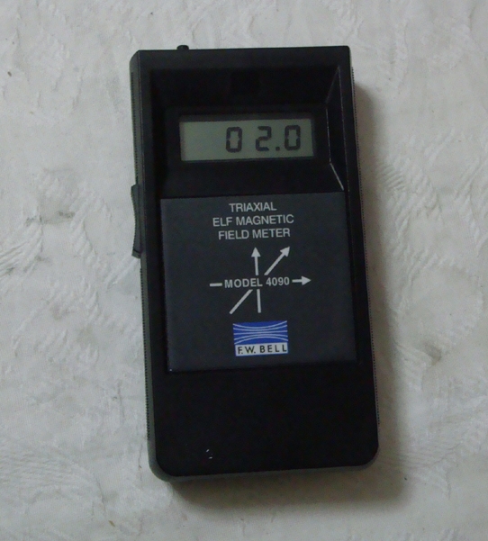 4090Triaxial ELF Magnetic Field Meter 磁束計