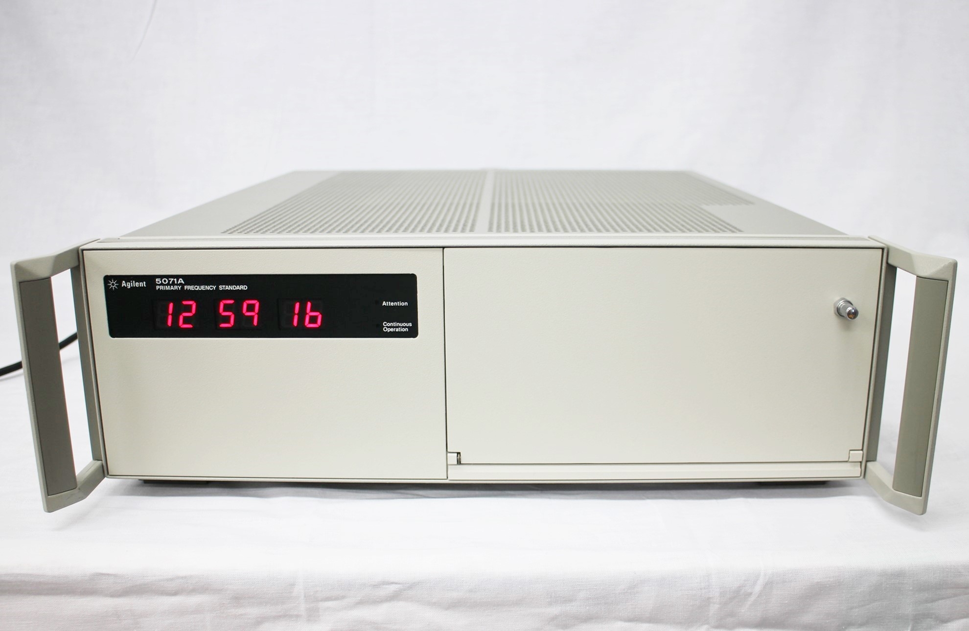 5071A /001Primary Frequency Standard