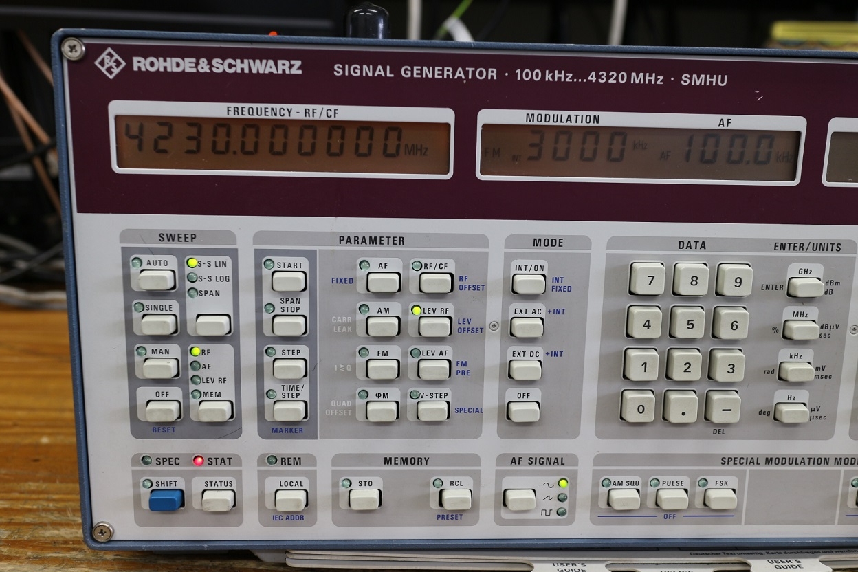 SMHU /B4100KHz-4320MHz Signal Generator