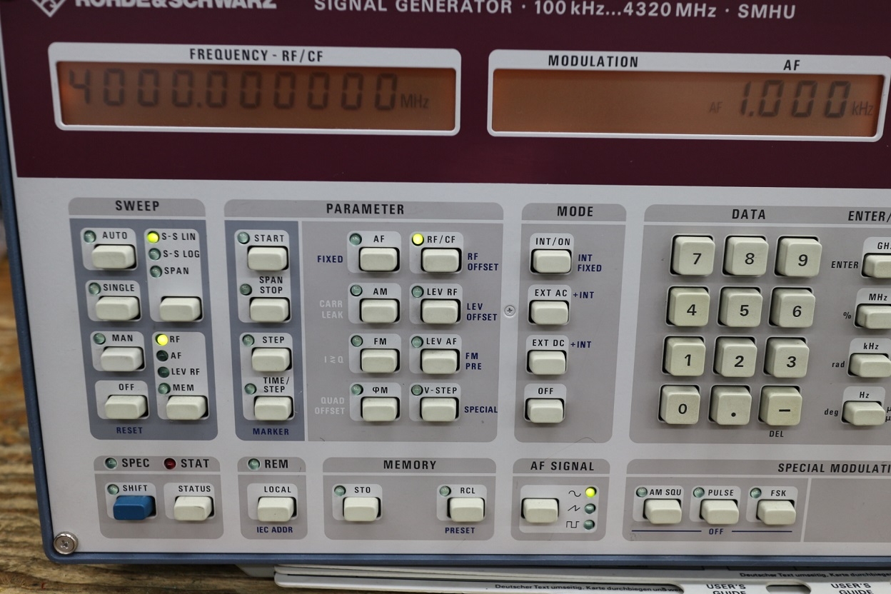 SMHUSignal Generator