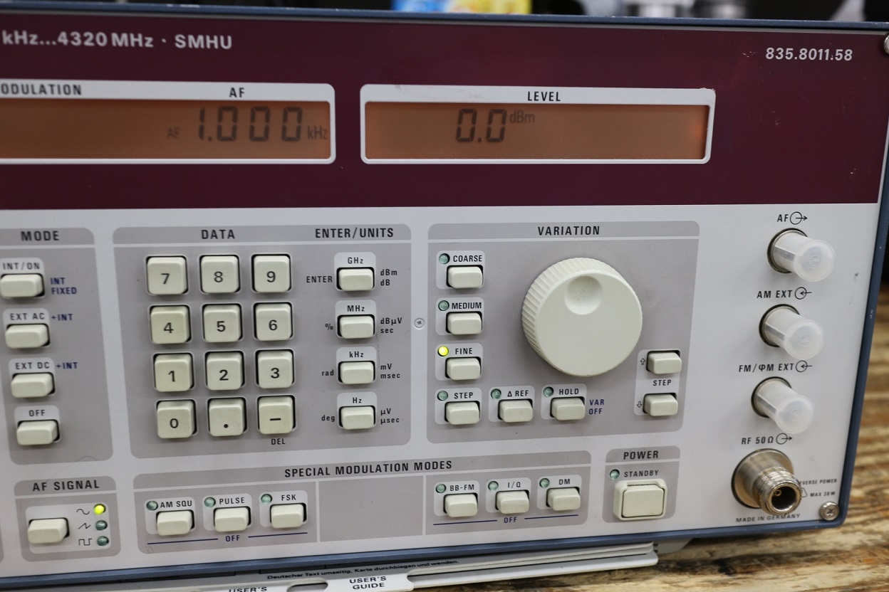 SMHUSignal Generator