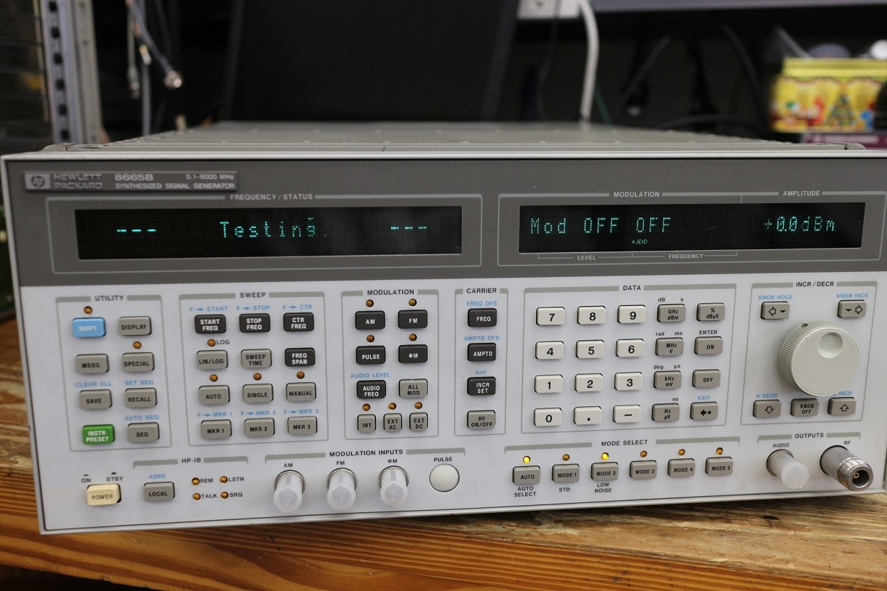 8665B 001/004/0106GHz Signal Generator