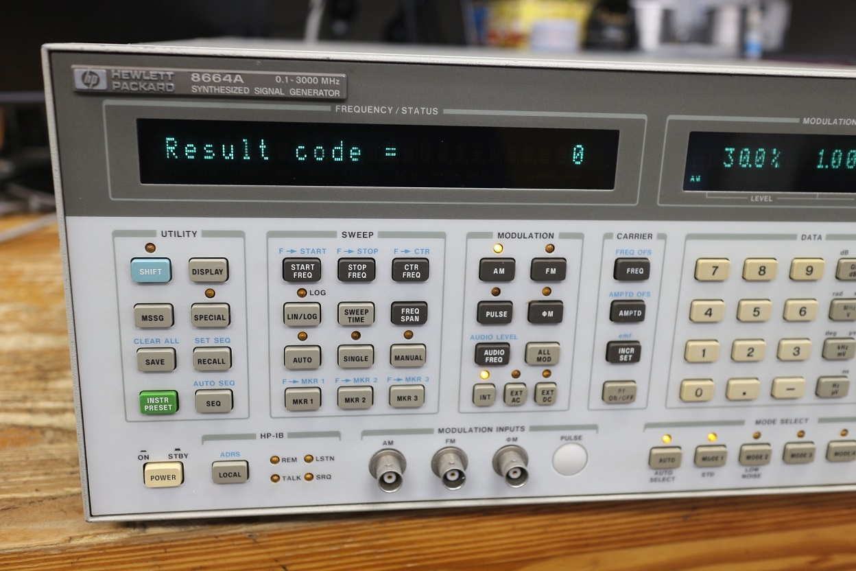 8664A0.1-3000MHz Signal Generator