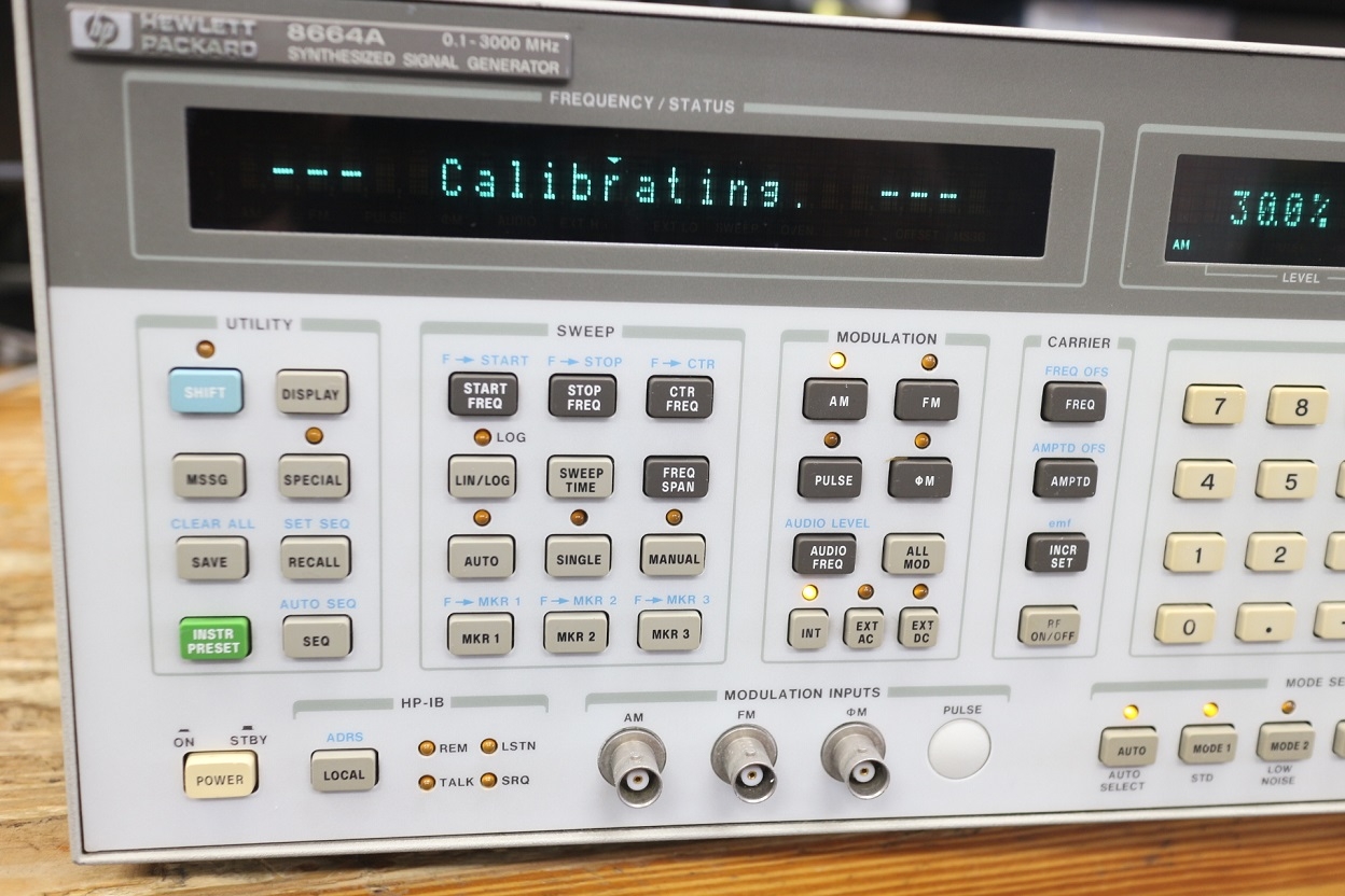 8664A0.1-3000MHz Signal Generator