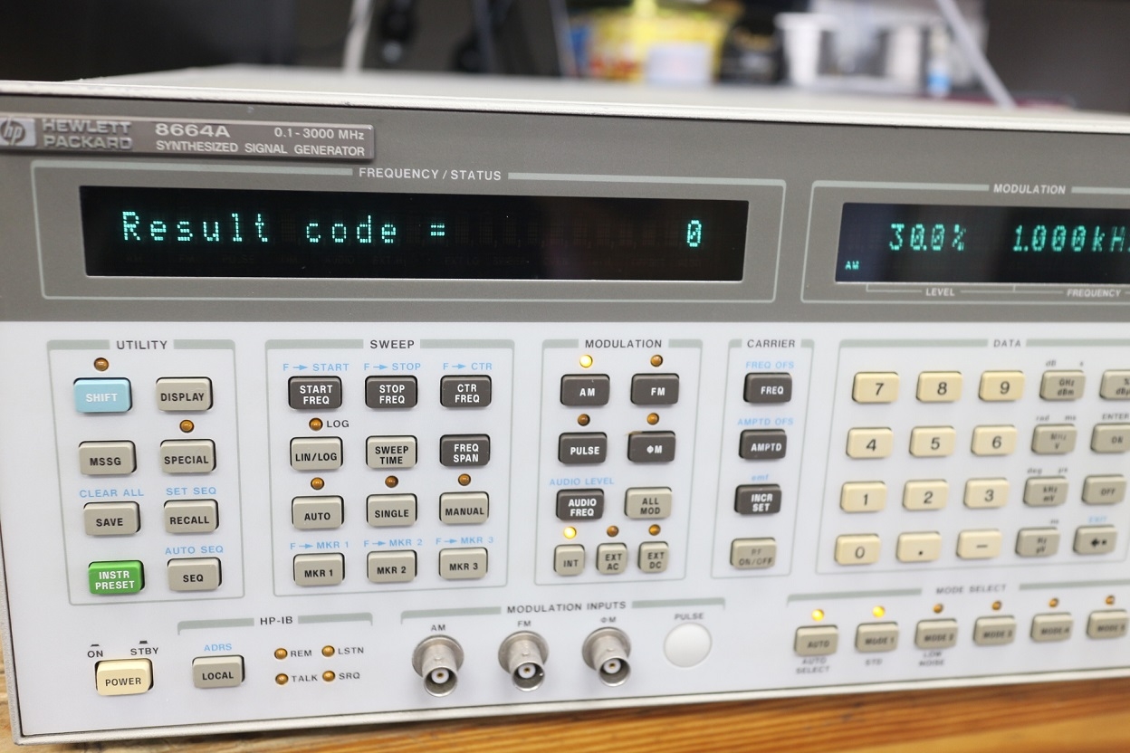 8664A0.1-3000MHz Signal Generator