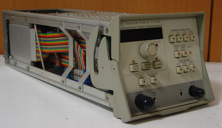 83525A10MHz-8400MHz Generator Sweeper