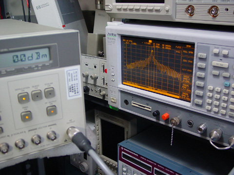 8782B250MHz 256QAM Vector Signal Generator