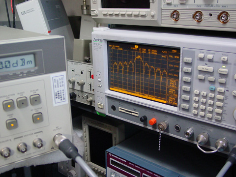 8782B250MHz 256QAM Vector Signal Generator