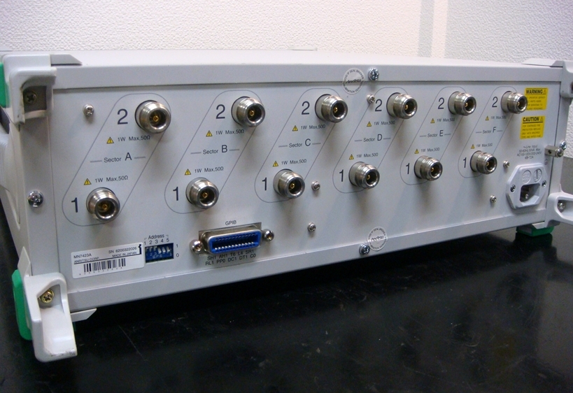 MN7423A9KHz-13.2GHz 12ch RF Interface Unit