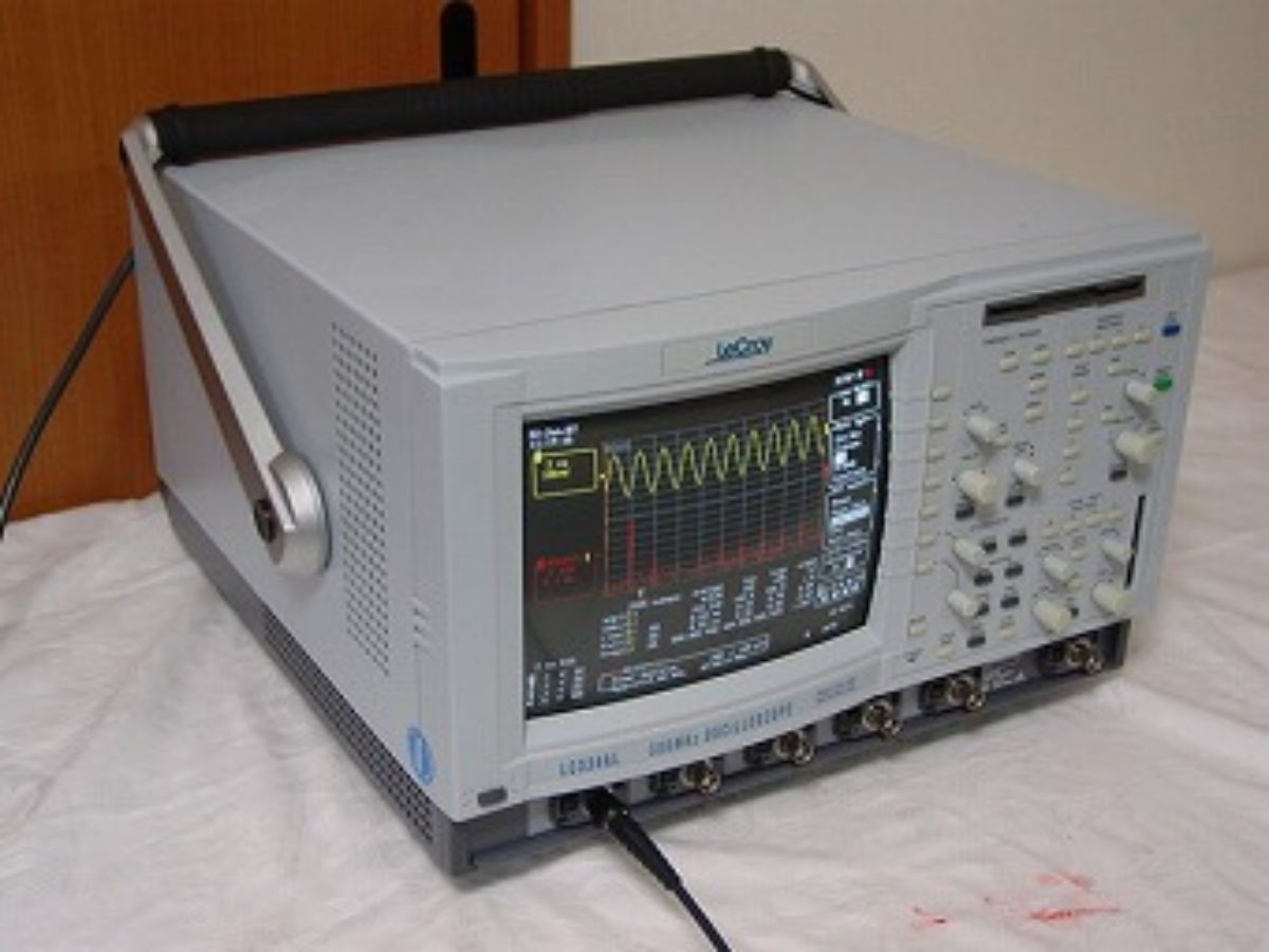 LC334AL500MHz 4ch 8MW Digital Oscilloscope