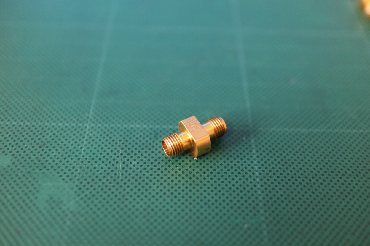 APC3.5mm (f)-(f) adaptor Gold