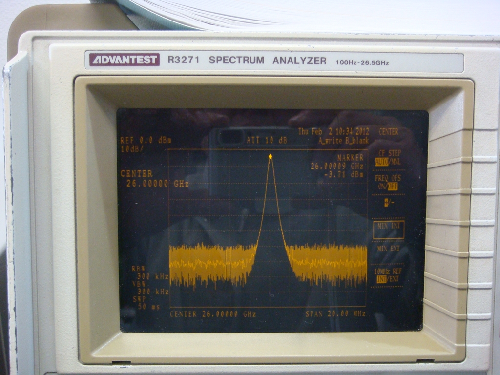 R3271100Hz-26.5 GHz Spectrum Analyzer