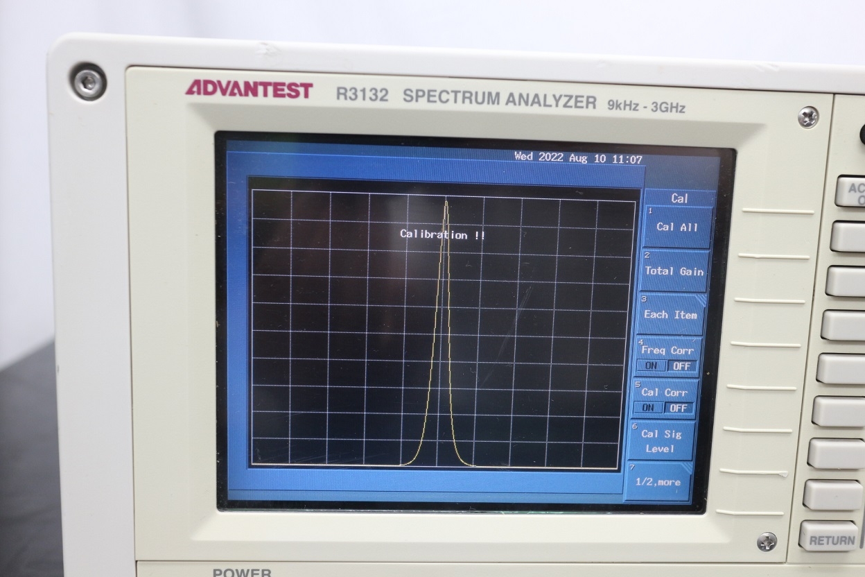 R31329KHz-3GHz Spectrum Analyzer