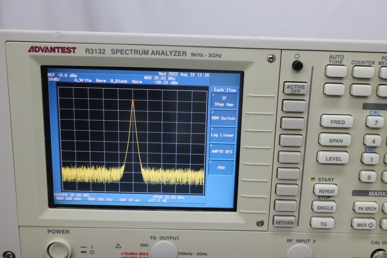 R31329KHz-3GHz Spectrum Analyzer