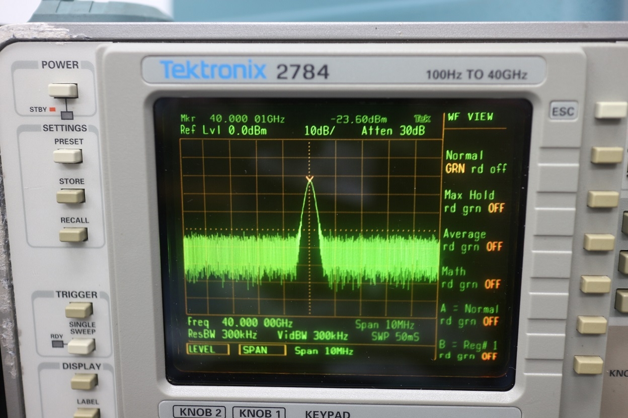 2784100Hz-40Gz Spectrum Analyzer