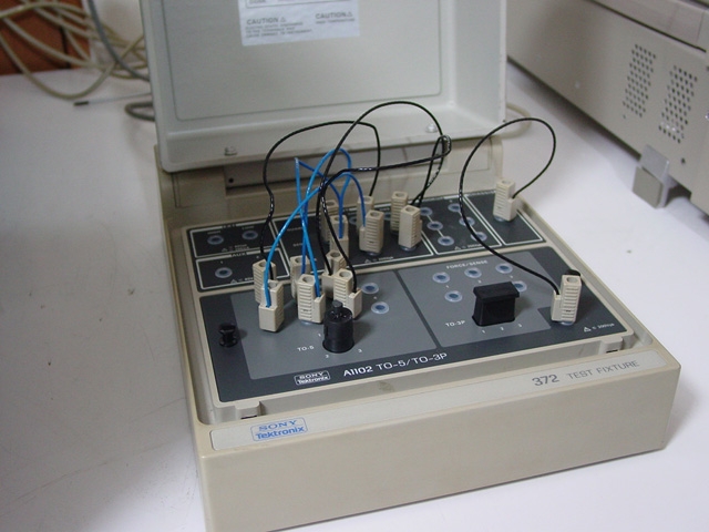 372 Semiconductor Parameter Analyzer with Fixture