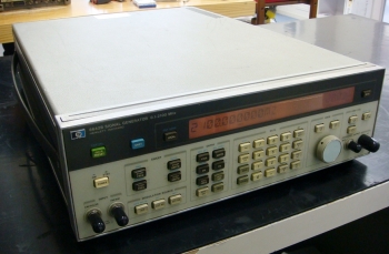 8642B　/001100KHz-2100MHz LowNoise Signal Generator 