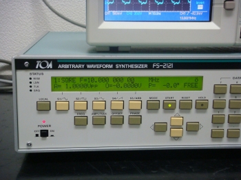 FS212112.8MHz Arbitary Function Generator