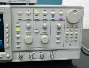 AWG420 /03200MHz 16bit 2ch Airbitarity Waveform Generator