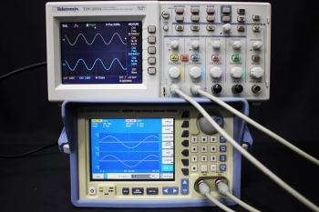 AM30035MHz Dual Channel Function Generator