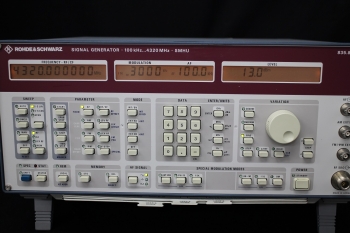 SMHU /B5100K-4.3GHz Signal Generator