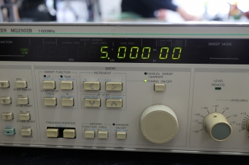 MG2502B1Hz-600MHz Frequency Synthesizer