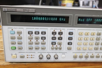 8664A0.1-3000MHz Signal Generator