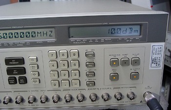 8782B250MHz 256QAM Vector Signal Generator