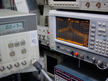 8782B250MHz 256QAM Vector Signal Generator