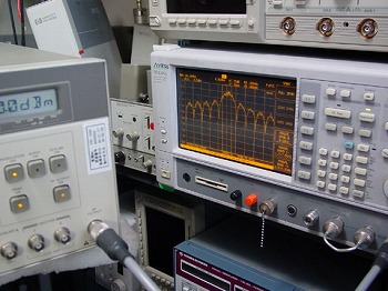 8782B250MHz 256QAM Vector Signal Generator