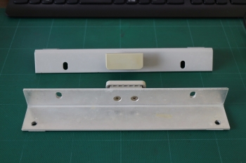 B0333D5U Rack Mount kit 221.5mm