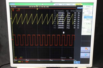 U8793Arbitrary waveform generating unit