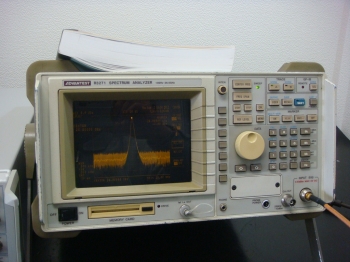 R3271100Hz-26.5 GHz Spectrum Analyzer