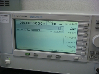 R3271100Hz-26.5 GHz Spectrum Analyzer